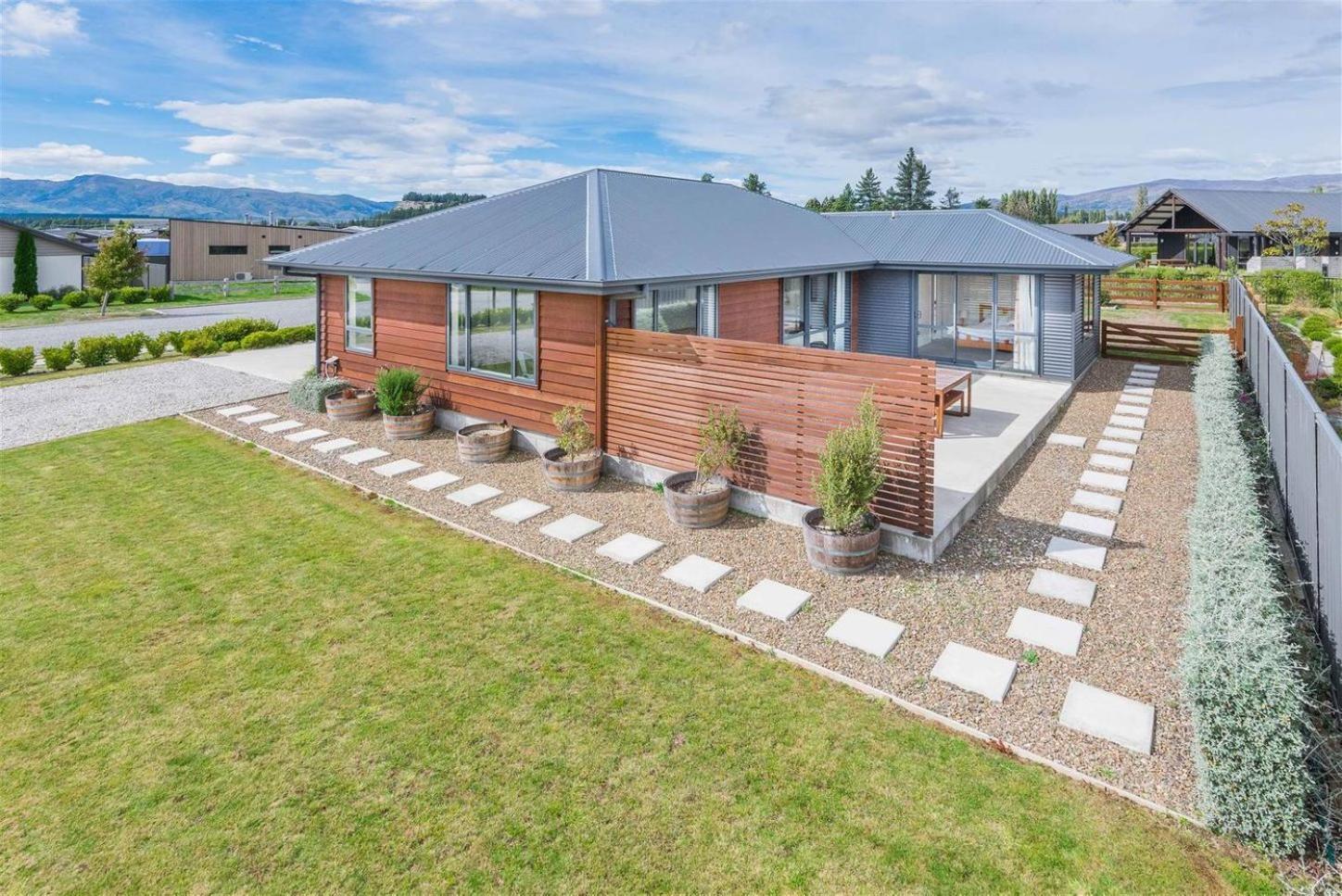 Holiday In A Paradise Wanaka Bagian luar foto